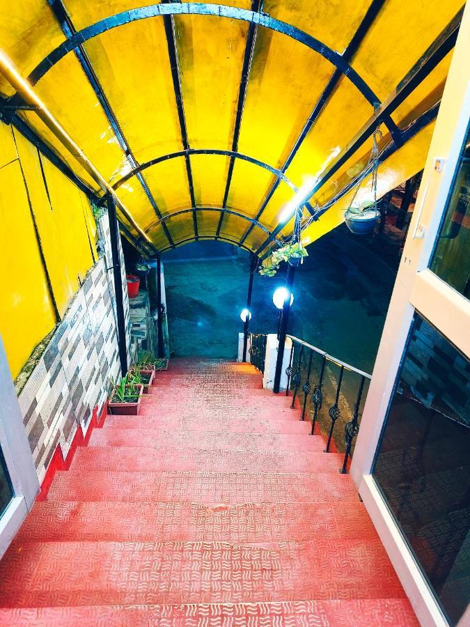 Hotel Holiday Dalhousie - Near Ghandhi Chowk Mall Road Exterior foto