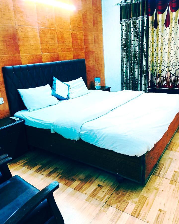 Hotel Holiday Dalhousie - Near Ghandhi Chowk Mall Road Exterior foto