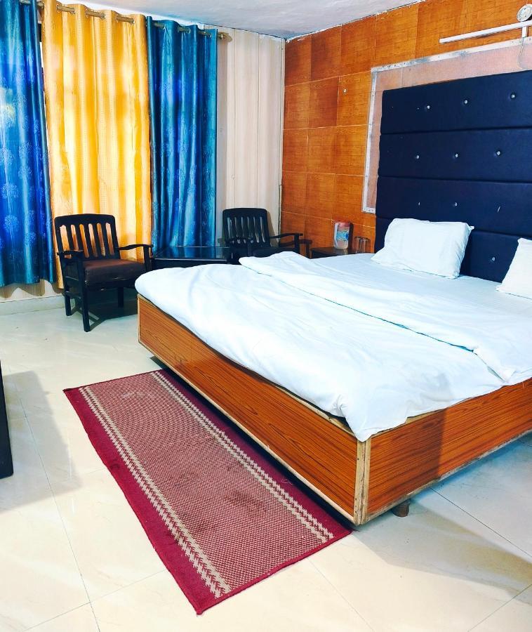 Hotel Holiday Dalhousie - Near Ghandhi Chowk Mall Road Exterior foto